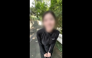 性 Skilled Japanese Babe Gives Killer Blowjob Ahead of