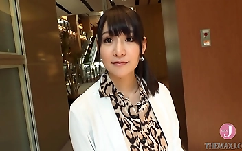 宝贝 成年人 Teen Girl Enjoys Intense Solo Play Using Her