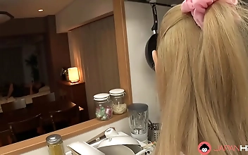 三级 Hot Japanese Teacher Bends Over for Steamy Classroom